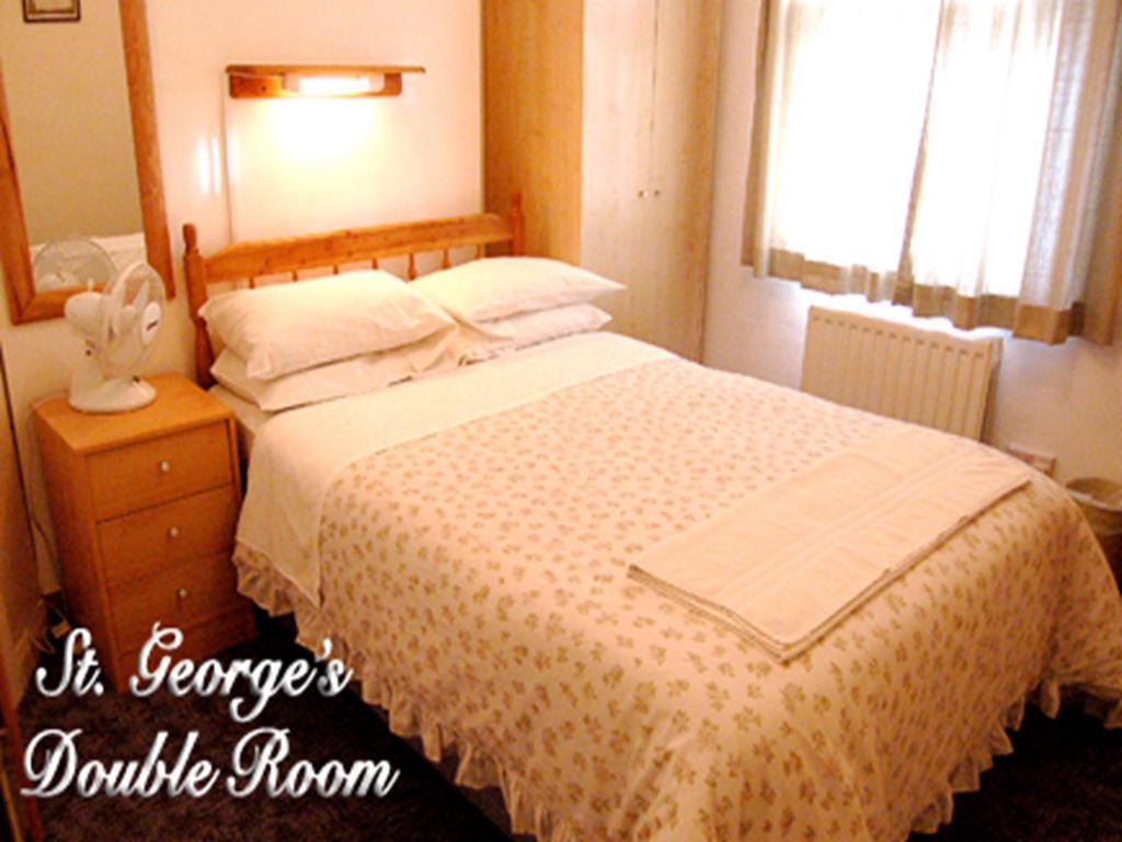 St. George'S Lodge Kingston upon Thames  Room photo